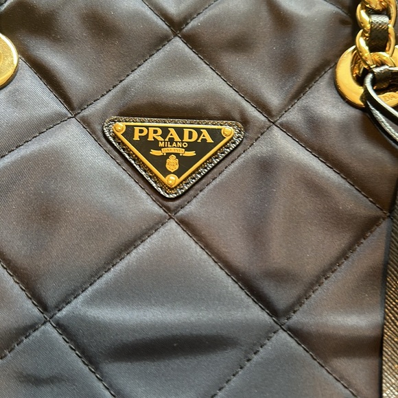 Prada Re-edition 1995 Chaine Large Re-nylon Tote Bag. Color -Blue. - Picture 5 of 11